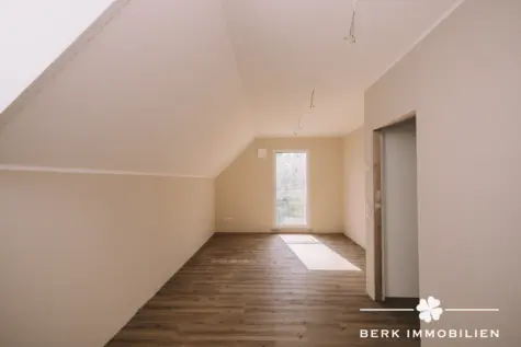 BERK Immobilien – Neuwertiges Einfamilienhaus zum Wohlfühlen in Klingenberg-Trennfurt - Schlafzimmer (131802)