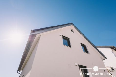 BERK Immobilien – Neuwertiges Einfamilienhaus zum Wohlfühlen in Klingenberg-Trennfurt - Außenansicht (128955)