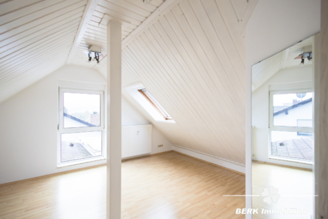 BERK Immobilien – Großzügiges Wohnen auf zwei Ebenen: 5-Zimmer-Maisonette in Radheim - Kinderzimmer DG (126361)