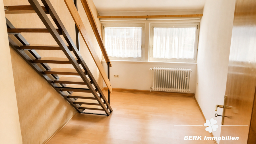 OG Zimmer Treppe ins DG