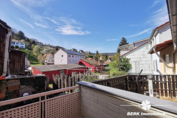 BERK Immobilien – Teilrenoviertes gemütliches Altstadthäuschen in zentraler Lage von Amorbach - BERK Immobilien - Ausblick Terrasse (106645)