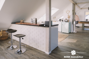 BERK Immobilien – einzigartige Luxusimmobilie: Naturverbunden und hochmodern in ruhiger Lage von Großostheim - DG - Theke (104478)