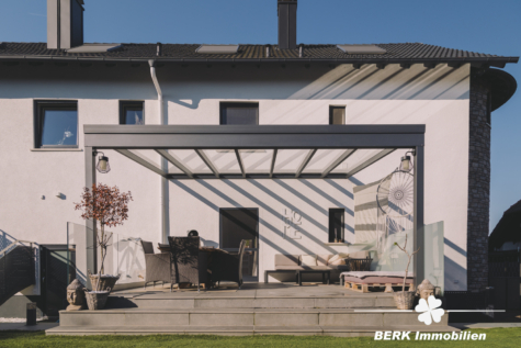 BERK Immobilien – einzigartige Luxusimmobilie: Naturverbunden und hochmodern in ruhiger Lage von Großostheim - Terrasse (115089)