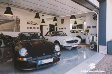 BERK Immobilien – einzigartige Luxusimmobilie: Naturverbunden und hochmodern in ruhiger Lage von Großostheim - Garage (104484)