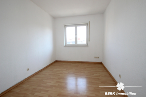 BERK Immobilien – Gepflegte 4-Zimmer-ETW mit Balkon und TG-Stellplatz in Top-Lage von Stockstadt - Kinderzimmer (124683)