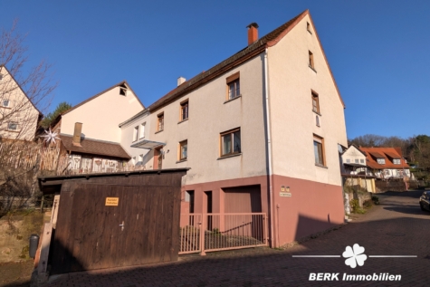 BERK Immobilien – Sanierungsbedürftiges Einfamilienhaus mit Ausbaureserve in Volkersbrunn - Außenansicht (124903)