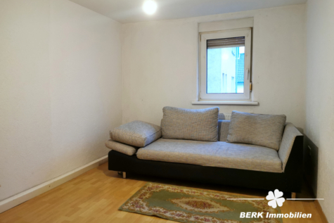 BERK Immobilien – Zwei Häuser zum Preis von einem – Wohnen u./o. vermieten mit Rendite in Eschau - Zimmer rechtes Haus (117315)