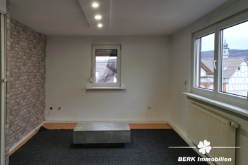 BERK Immobilien – Zwei Häuser zum Preis von einem – Wohnen u./o. vermieten mit Rendite in Eschau - Zimmer rechtes Haus (117319)