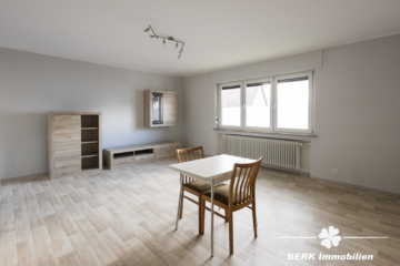 BERK Immobilien – Freistehendes Einfamilienhaus mit zwei Wohneinheiten und Garten im Herzen von Haibach - Schlafen 1 OG (107982)