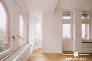 BERK Immobilien – Exklusive 5-Zi-ETW in historischem Ambiente mit bestem Ausblick über Miltenberg - Wohnbereich (104119)