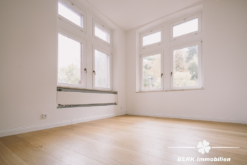 BERK Immobilien – Exklusive 5-Zi-ETW in historischem Ambiente mit bestem Ausblick über Miltenberg - Schlafzimmer (104131)