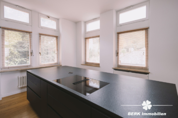 BERK Immobilien – Exklusive 5-Zi-ETW in historischem Ambiente mit bestem Ausblick über Miltenberg - Hochwertige Küche (104123)