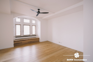 BERK Immobilien – Exklusive 5-Zi-ETW in historischem Ambiente mit bestem Ausblick über Miltenberg - Wohnbereich (104121)