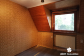 Zimmer 1 OG - BERK Immobilien – Siedlungshaus mit Garten und Garage in Goldbach am Kugelberg zu verkaufen