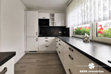 BERK Immobilien – Siedlungshaus mit Garten und Garage in Goldbach am Kugelberg zu verkaufen - Küche EG (107210)