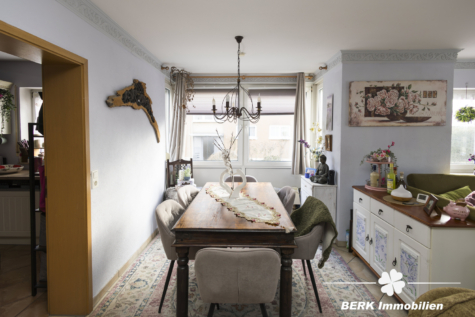 BERK Immobilien – gemütliche 3-Zimmer-Erdgeschosswohnung mit großer Terrasse, Balkon & Gartenzugang - Essbereich (123199)