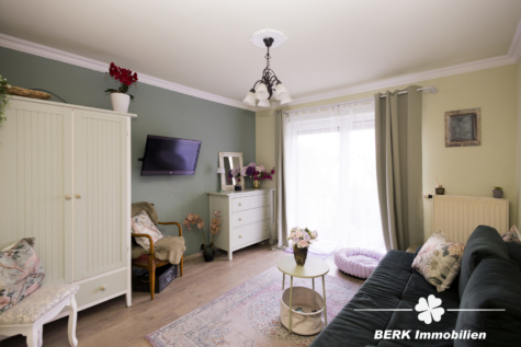 BERK Immobilien – gemütliche 3-Zimmer-Erdgeschosswohnung mit großer Terrasse, Balkon & Gartenzugang - Kinder-/Gäste-/Arbeitszimmer (123197)