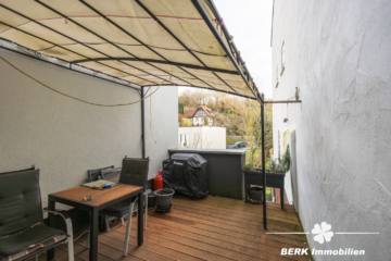 BERK Immobilien – modern saniertes ZFH in zentraler Lage von Haibach mit traumhafter Maisonette-Wohnung - Terrasse EG Wohnung (111922)