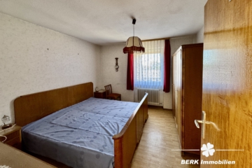 BERK Immobilien – Historischer Bauernhof mit großem Potenzial in Hardheim-Rüdental - Schlafzimmer (104683)