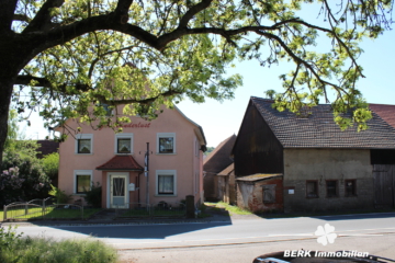 BERK Immobilien – Historischer Bauernhof mit großem Potenzial in Hardheim-Rüdental - Hausansicht (104674)