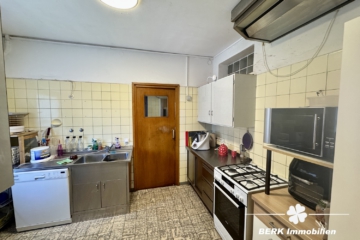 BERK Immobilien – Historischer Bauernhof mit großem Potenzial in Hardheim-Rüdental - Küche Gaststätte (104694)