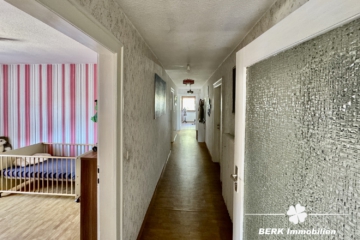 BERK Immobilien – Historischer Bauernhof mit großem Potenzial in Hardheim-Rüdental - Flur (104681)