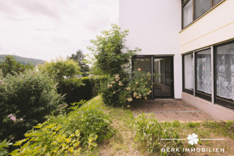 BERK Immobilien – Architektenhaus mit Galerie, Indoor-Pool und traumhafter Aussicht - Ausgang Schwimmbad (126759)