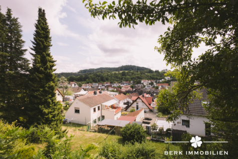 BERK Immobilien – Architektenhaus mit Galerie, Indoor-Pool und traumhafter Aussicht - Blick (126740)