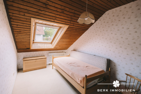 BERK Immobilien – Architektenhaus mit Galerie, Indoor-Pool und traumhafter Aussicht - Schlafen 1 OG (126748)
