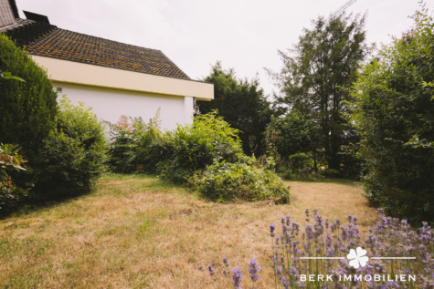 BERK Immobilien – Architektenhaus mit Galerie, Indoor-Pool und traumhafter Aussicht - Garten (126736)