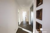 Flur - BERK Immobilien – Exklusives Design-Einfamilienhaus auf großzügigem Grundstück