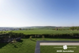 Ausblick - BERK Immobilien – Exklusives Design-Einfamilienhaus auf großzügigem Grundstück