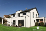 Terrasse - BERK Immobilien – Exklusives Design-Einfamilienhaus auf großzügigem Grundstück