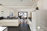 Küche - BERK Immobilien – Exklusives Design-Einfamilienhaus auf großzügigem Grundstück