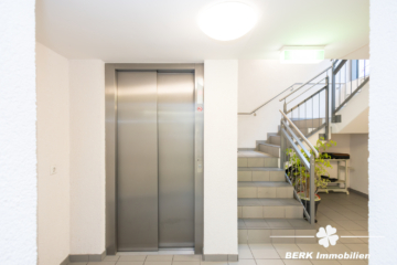 BERK Immobilien – Luxuriöse, barrierearme Eigentumswohnung mit TG-Stellplatz in zentraler Lage - Aufzug (111022)
