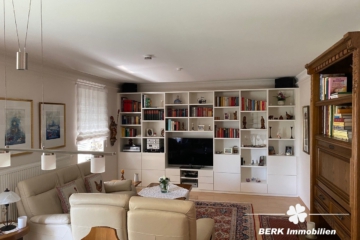 BERK Immobilien – Luxuriöse, barrierearme Eigentumswohnung mit TG-Stellplatz in zentraler Lage - Wohnbereich (111014)