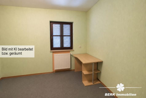 BERK Immobilien – Historisches Anwesen mit großer Scheune, Nebengebäude und Entwicklungspotenzial auf über 1000 m² Grundstück - Zimmer mit KI geräumt (125904)