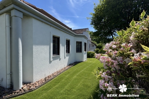 BERK Immobilien – Freistehendes Architektenhaus in bester Lage mit Panoramablick - Aussenansicht (123632)