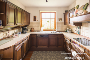 BERK Immobilien – Freistehendes Architektenhaus in bester Lage mit Panormablick - Küche (107889)