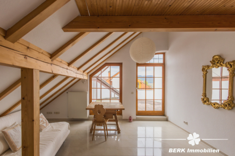 BERK Immobilien – Freistehendes Architektenhaus in bester Lage mit Panoramablick - Zimmer 2 (115698)