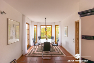 BERK Immobilien – Freistehendes Architektenhaus in bester Lage mit Panormablick - Wohn - Essbereich (107888)