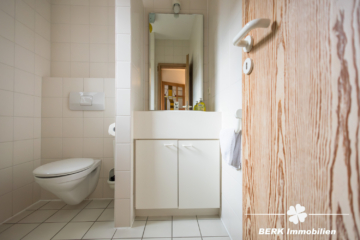 BERK Immobilien – Freistehendes Architektenhaus in bester Lage mit Panormablick - Gäste WC EG (107883)