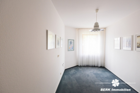 BERK Immobilien – Freistehendes Architektenhaus in bester Lage mit Panoramablick - Einliegerwohnung (115703)