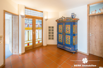 BERK Immobilien – Freistehendes Architektenhaus in bester Lage mit Panormablick - Eingangsbereich - Foyer (107879)