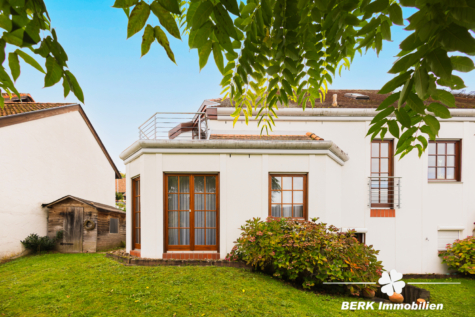 BERK Immobilien – Freistehendes Architektenhaus in bester Lage mit Panoramablick - Außenansicht (115674)