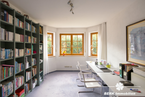BERK Immobilien – Freistehendes Architektenhaus in bester Lage mit Panoramablick - Büro - EG (115679)