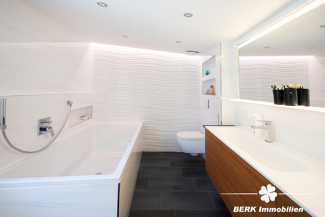 BERK Immobilien – Sanierte Immobilie in Bestlage: Ideal für Boutique oder B&B-Konzept - Badezimmer (117604)