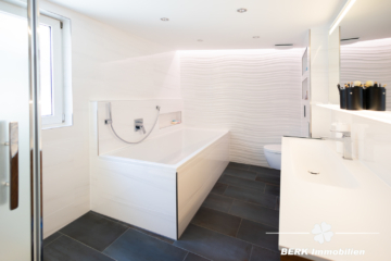 BERK Immobilien – charmantes Wohnhaus und Gewerbe unter einem Dach in der Miltenberger Altstadt - Badezimmer (104337)