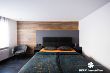 BERK Immobilien – charmantes Wohnhaus und Gewerbe unter einem Dach in der Miltenberger Altstadt - Schlafzimmer (104342)