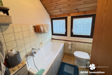 BERK Immobilien – Charmantes Einfamilienhaus mit Garten und viel Potenzial in zentraler Lage - Bad DG (111468)